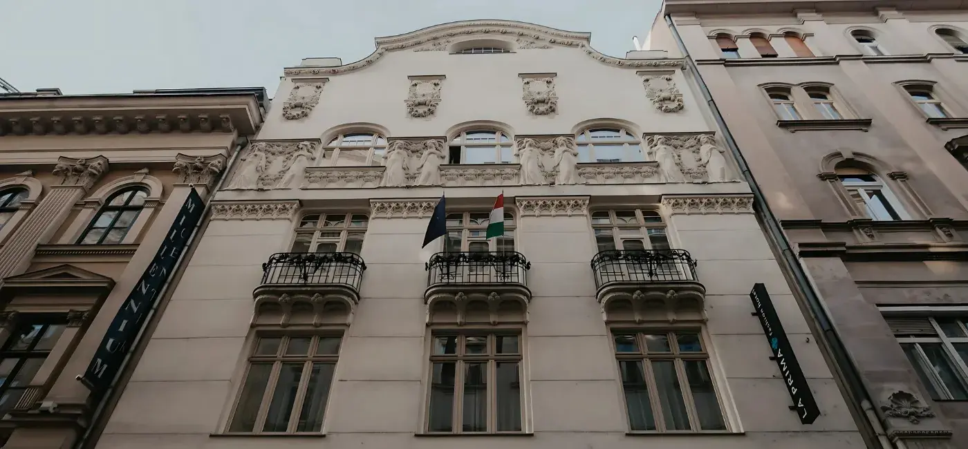 La Prima Fashion Hotel & Restaurant